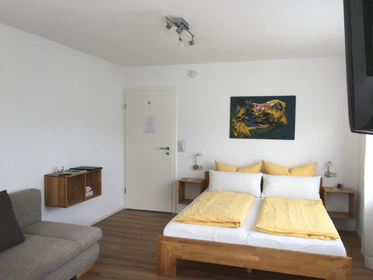 Gaestehaus Sommertal Mit Pool Im Garten, Eigener Parkplatz, 800M Zum Bodensee, 300M Zur Altstadt メーアスブルク エクステリア 写真