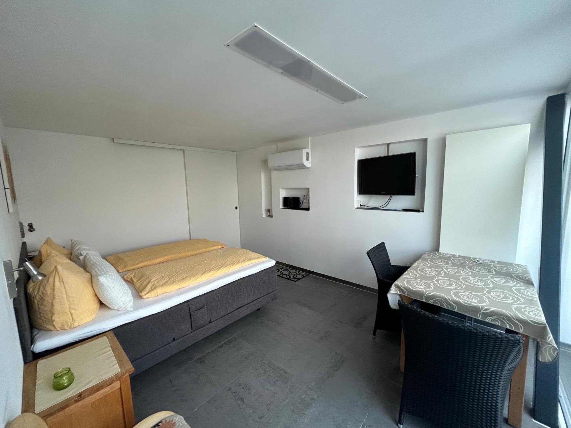 Gaestehaus Sommertal Mit Pool Im Garten, Eigener Parkplatz, 800M Zum Bodensee, 300M Zur Altstadt メーアスブルク 部屋 写真